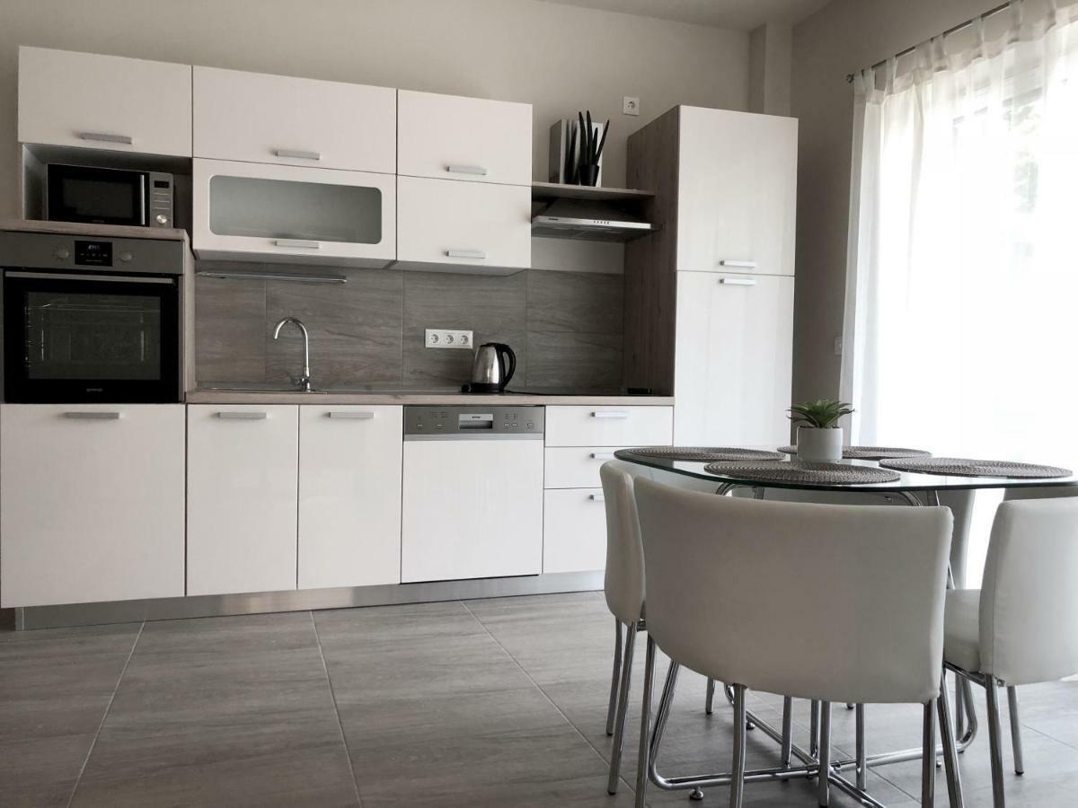 Exclusive Home Печ Екстериор снимка