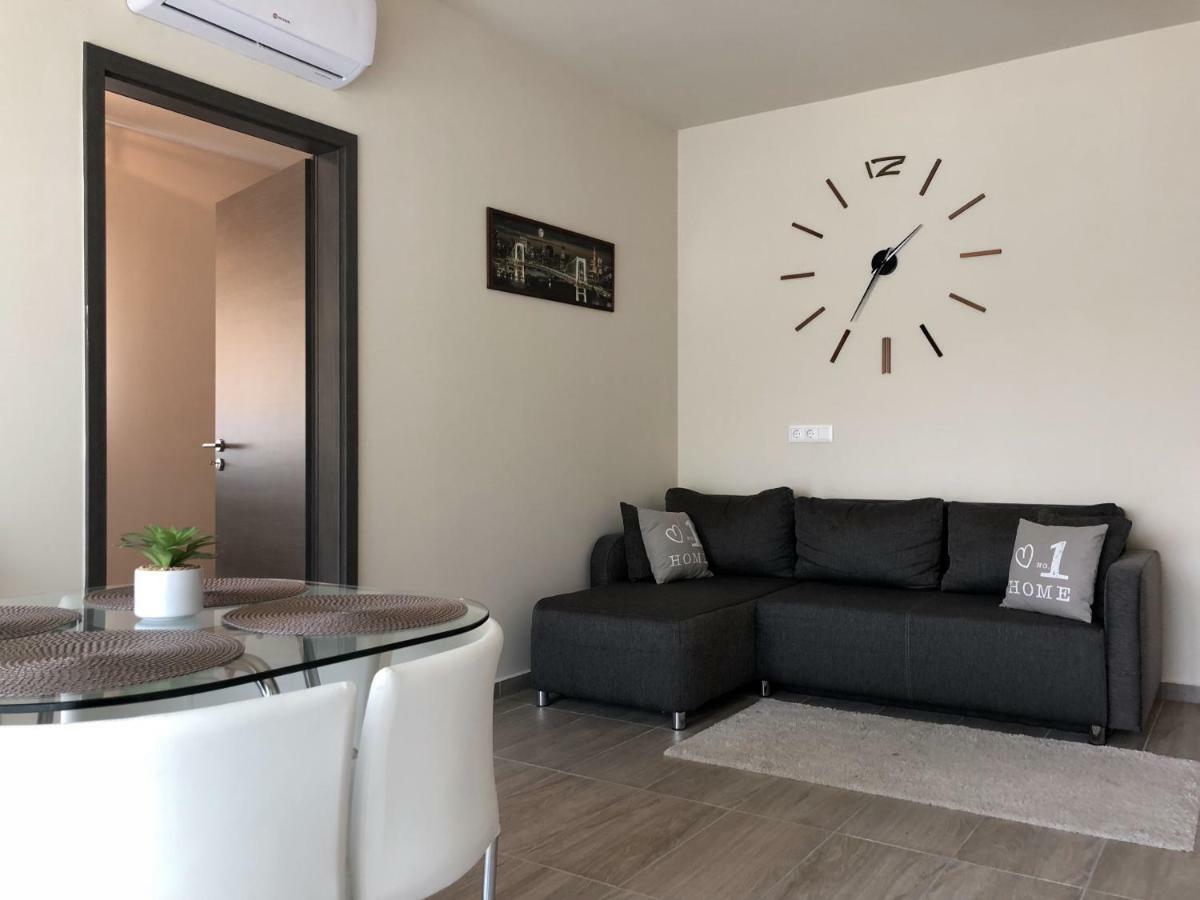 Exclusive Home Печ Екстериор снимка