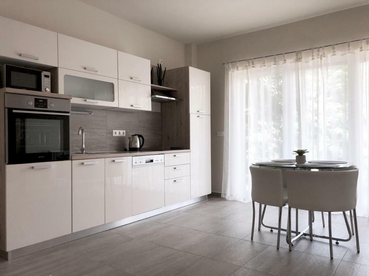 Exclusive Home Печ Екстериор снимка